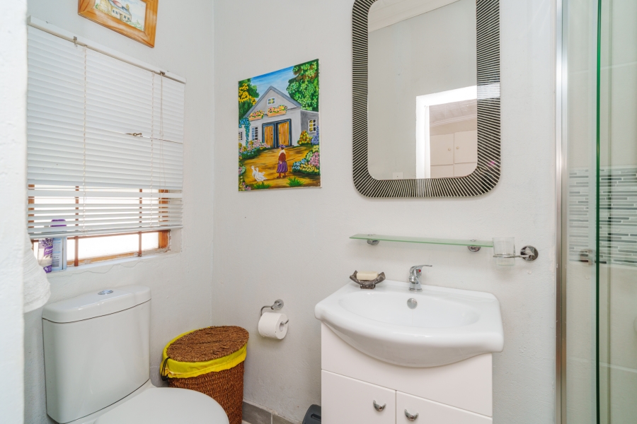 To Let 1 Bedroom Property for Rent in Beach Estate Western Cape